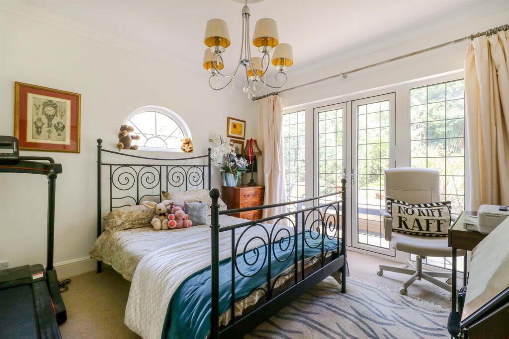 Additional image 18 of Georges Wood Road, Brookmans Park