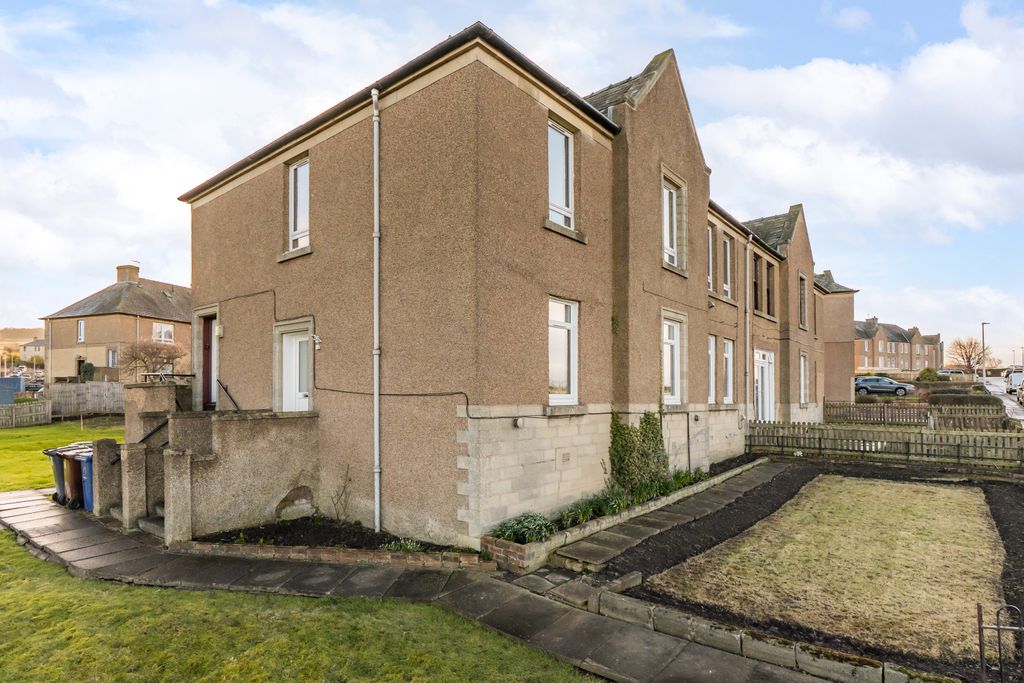 3 bed flat for sale27 Pentland Avenue, Gowkshill EH23