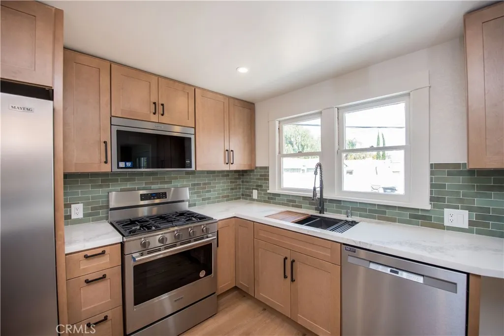 Additional image 6 of 1107 W Grand Avenue, Corona, CA 92882