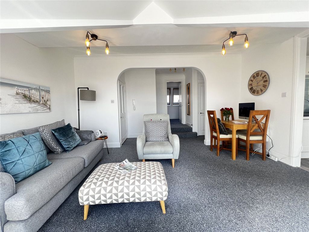Additional image 3 of 2 bed flat for saleFlat 9 Islay Court 21-22, Victoria Street, Tenby, Pembrokeshire SA70