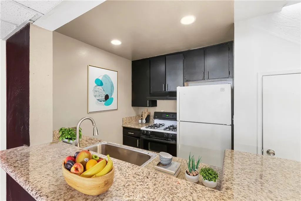 Additional image 26 of 18645 Hatteras, Tarzana, CA 91356