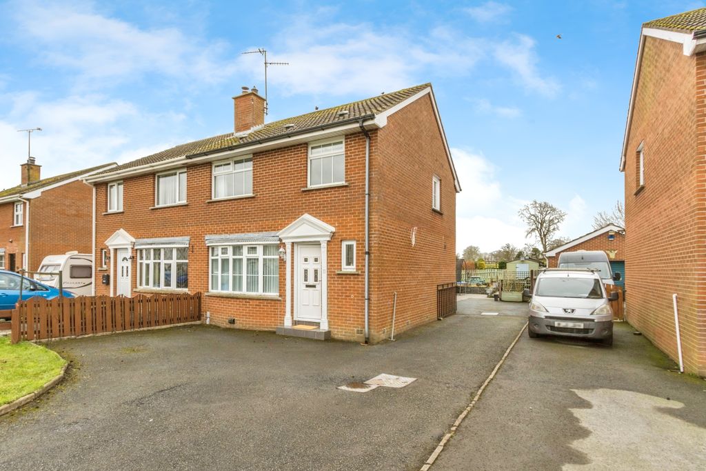 3 bed semi-detached house for sale11 Meadowvale, Dromore BT25