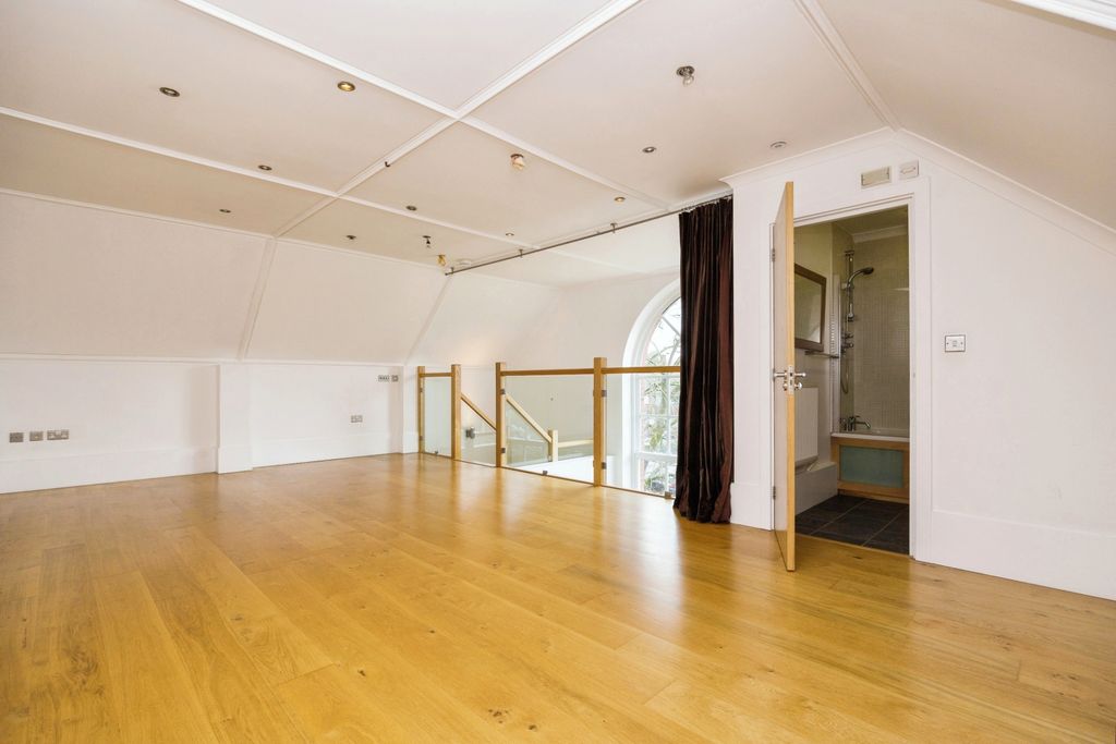 Additional image 14 of 2 bed flat for saleBridge Road, Godalming, Surrey GU7