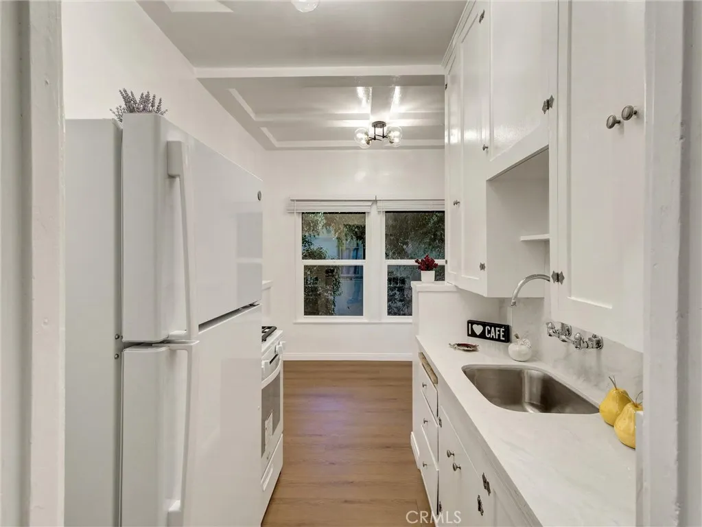 Additional image 43 of 9949 Young Drive Unit 204, Beverly Hills, CA 90212