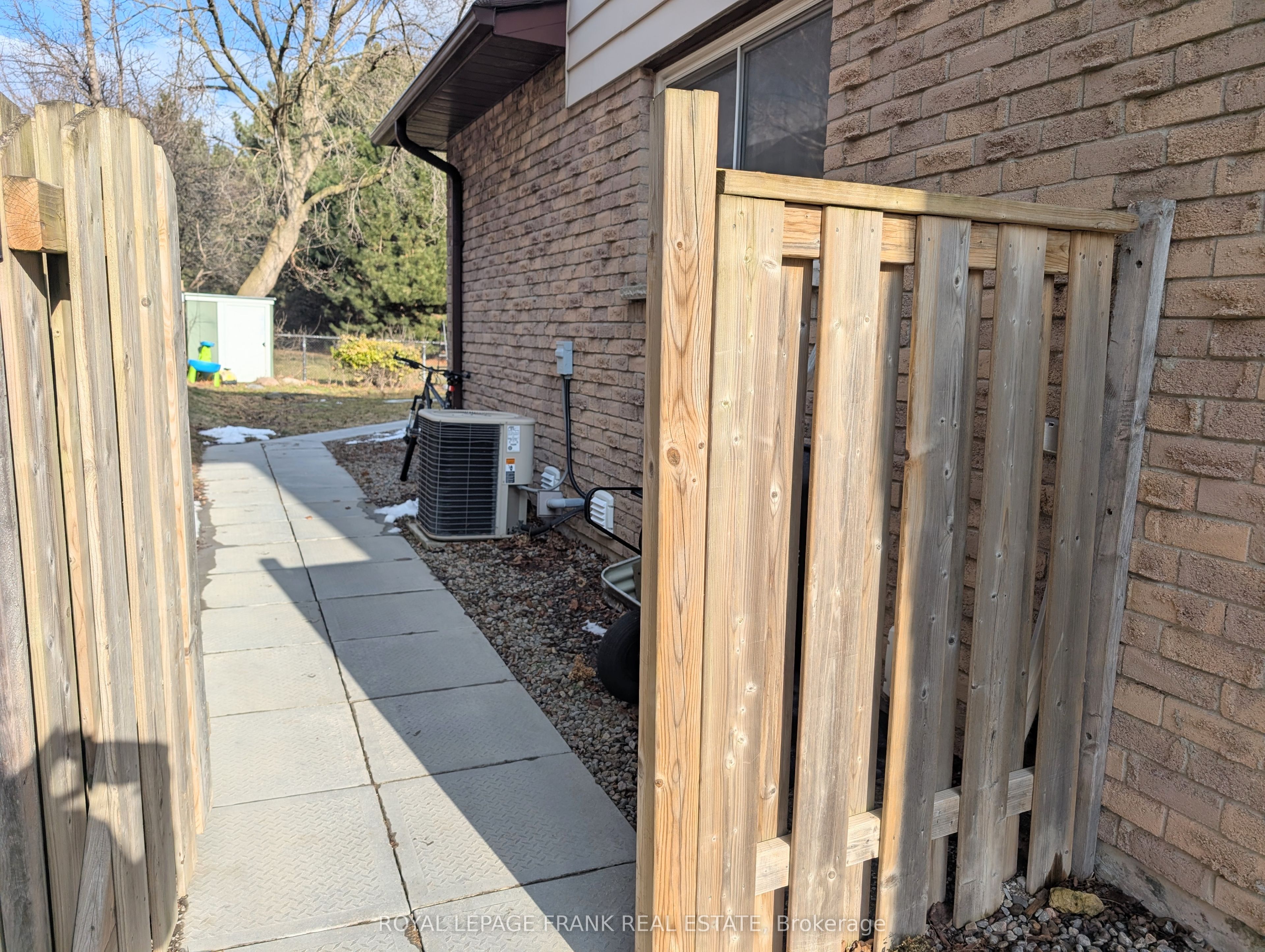 Additional image 2 of BSMT-99 Robinson Crescent, Whitby, ON, L1N 6W6