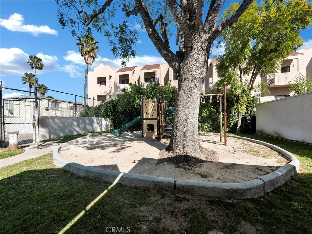 Additional image 21 of 18547 Collins Street Unit B24, Tarzana, CA 91356