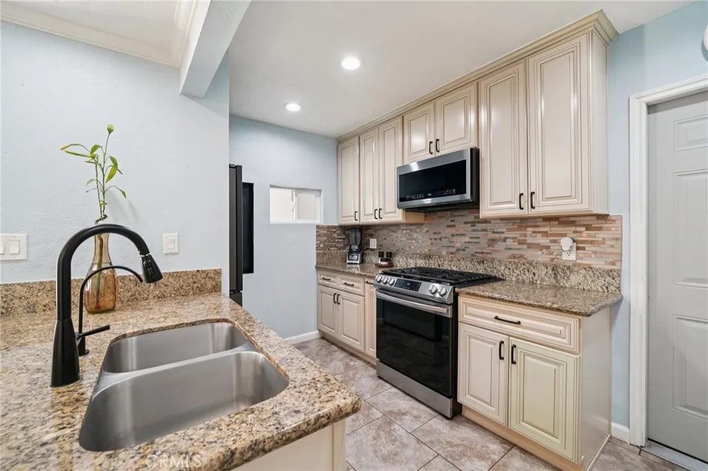 Additional image 34 of 901 N Acacia Ave Unit 2, Rialto, CA 92376