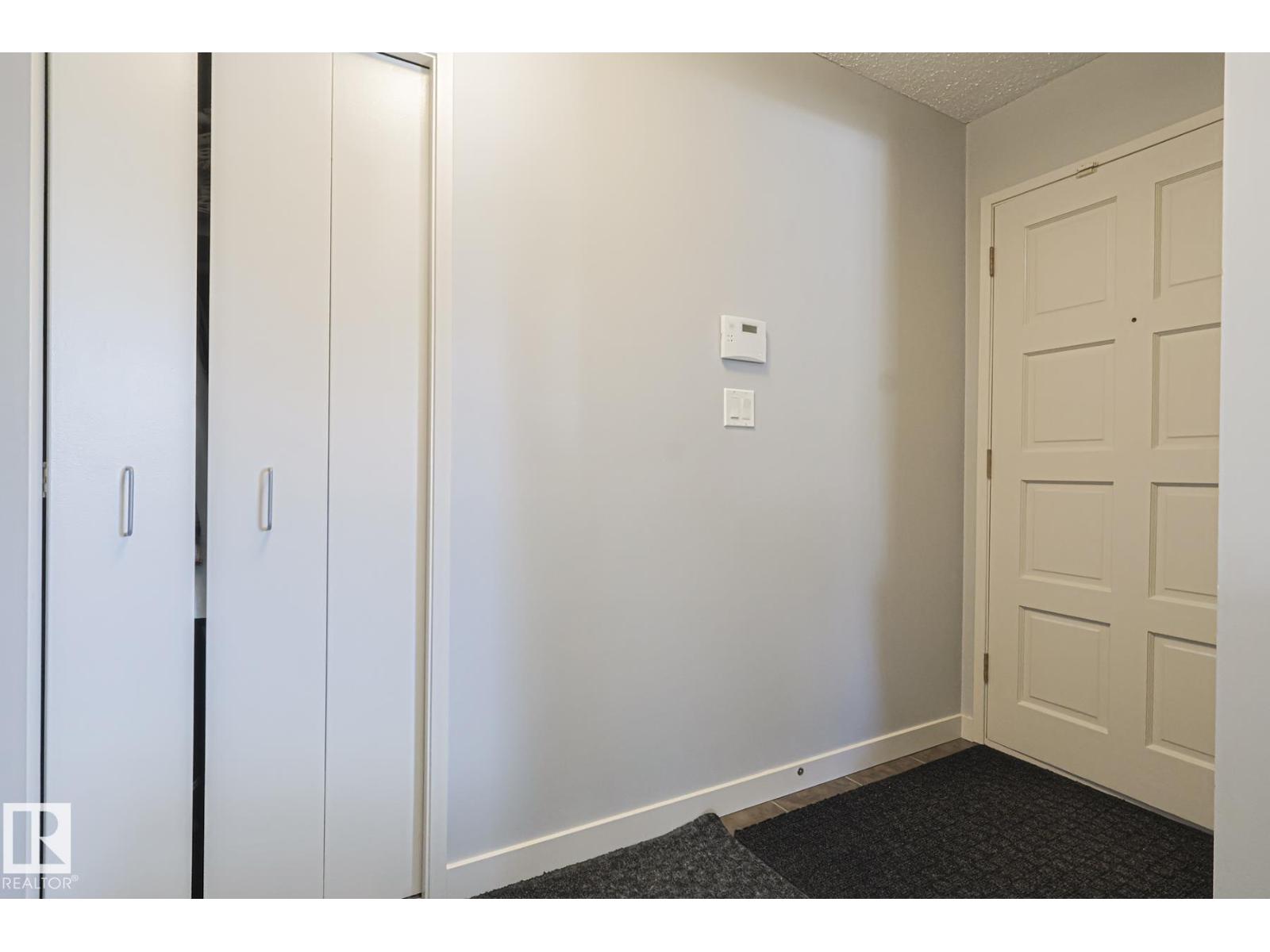 Additional image 3 of 2449 89 Street NW, Edmonton, AB, T6K2Y8