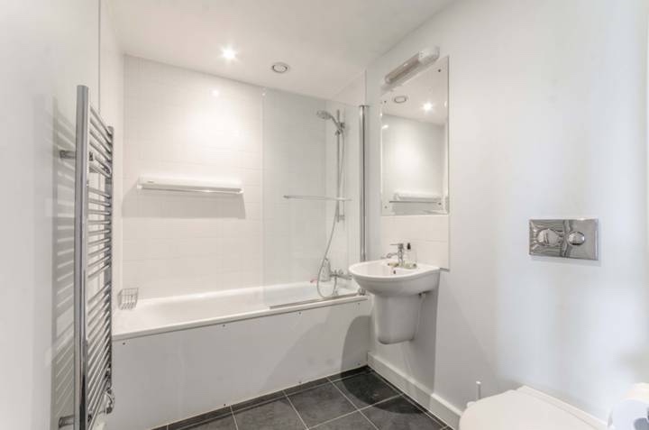 Additional image 3 of 1 Bed Flat, Goswell Road, EC1V, N1 7GU