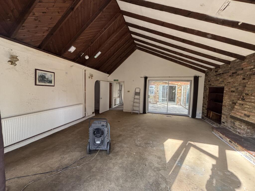 Additional image 4 of 84 Mount Pleasant Lane, Bricket Wood, St. Albans, Hertfordshire, AL2