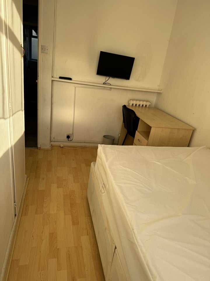 4 Bed Terraced House, Marryat House, SW1V, N1 7GU