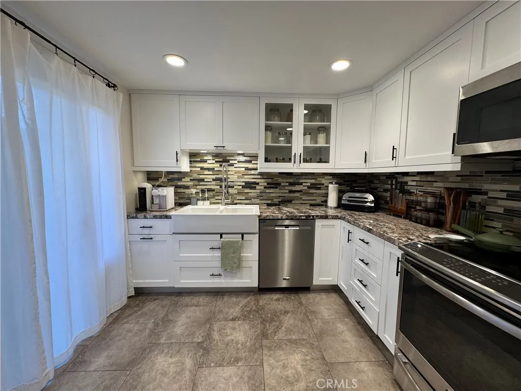 Additional image 12 of 10141 Valley Circle Boulevard Unit 4, Chatsworth, CA 91311