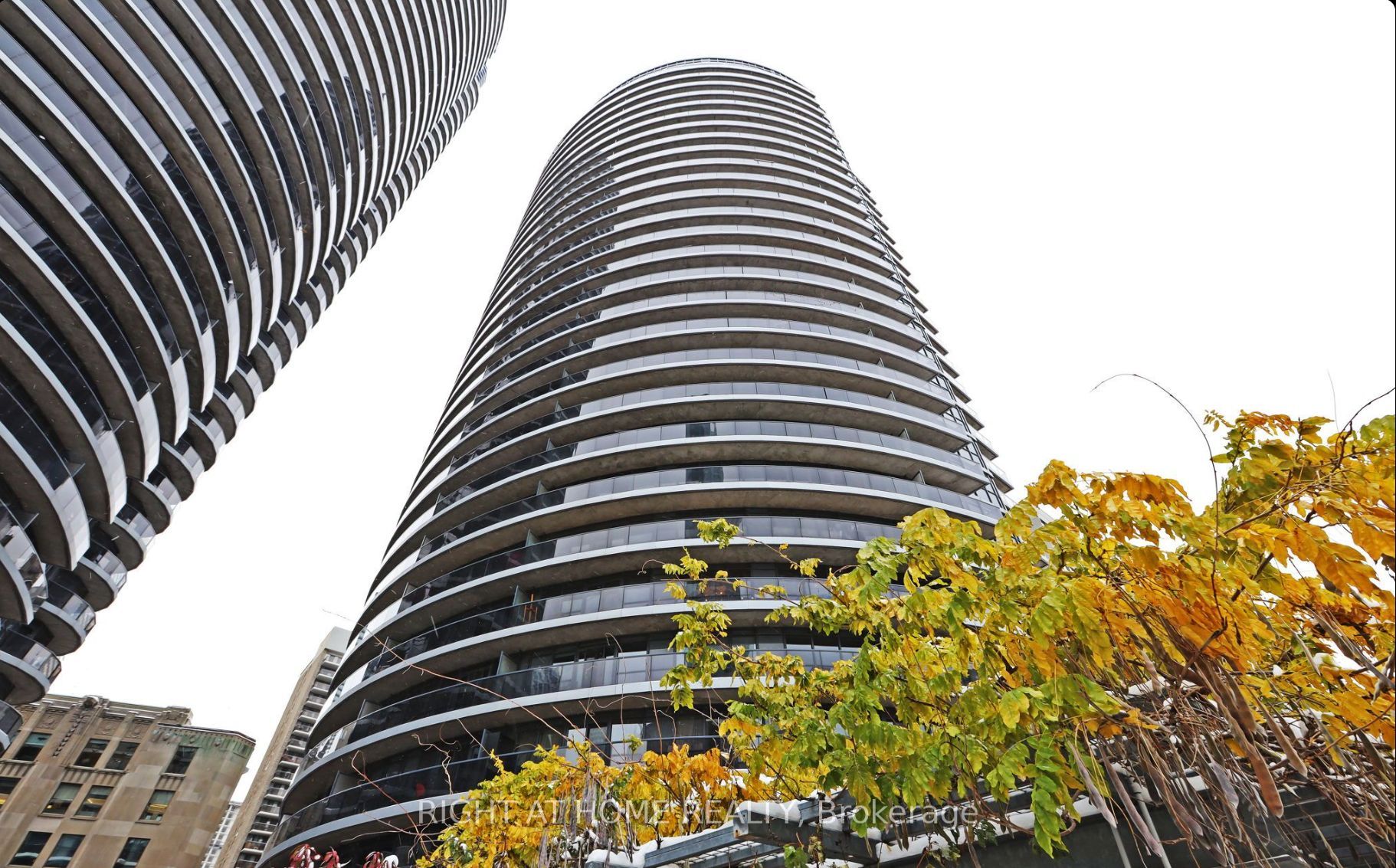 303-25 Carlton Street, Toronto, ON, M5B 1L4