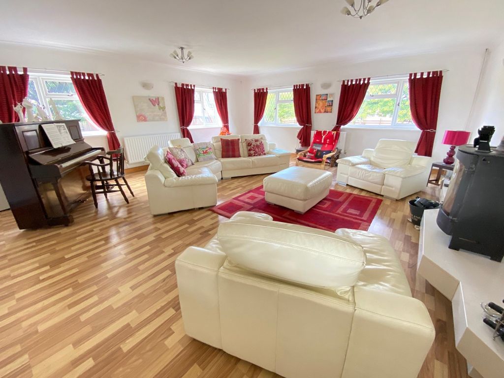 Additional image 2 of 4 bed detached house for saleCamnant Road, Banwen, Neath, Neath Port Talbot. SA10