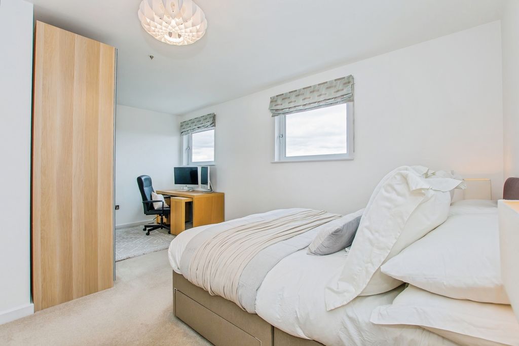 Additional image 7 of 2 bed flat for saleBroadway, Peterborough, Cambridgeshire PE1