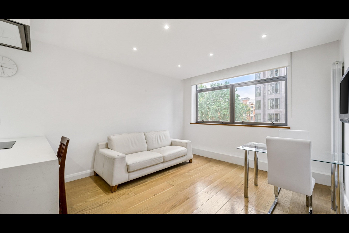 1 Bed Flat, Christchurch House, SW1H, N1 7GU