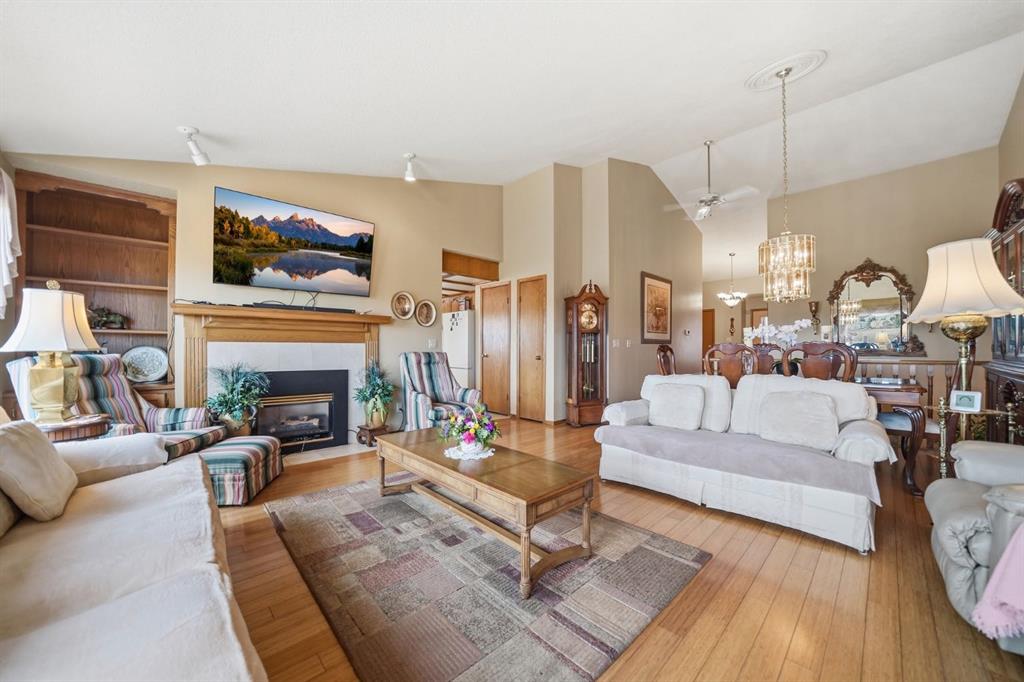 Additional image 3 of 44 Edgeland Close NW, Calgary, AB, T3A 3B1