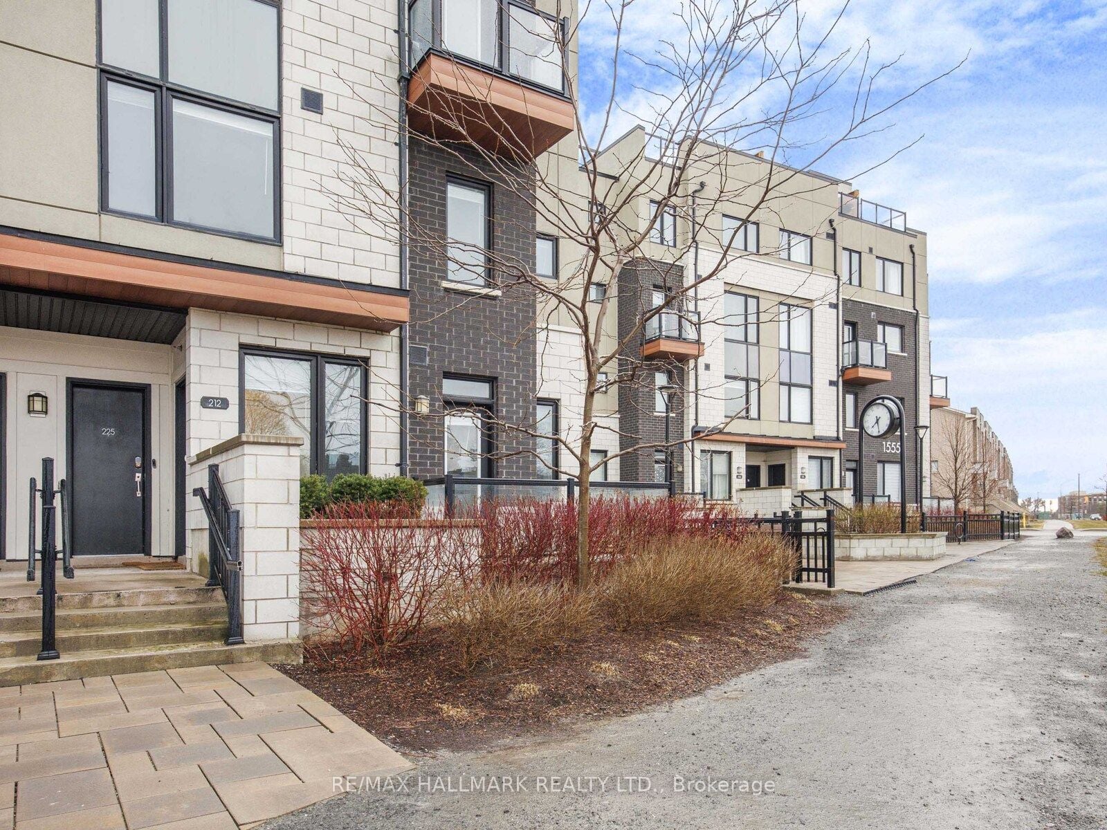 212-1555 Kingston Road, Pickering, ON, L1V 0E9