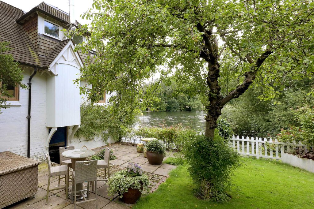 Additional image 7 of 5 bed detached house for saleWargrave Road, Henley-On-Thames RG9