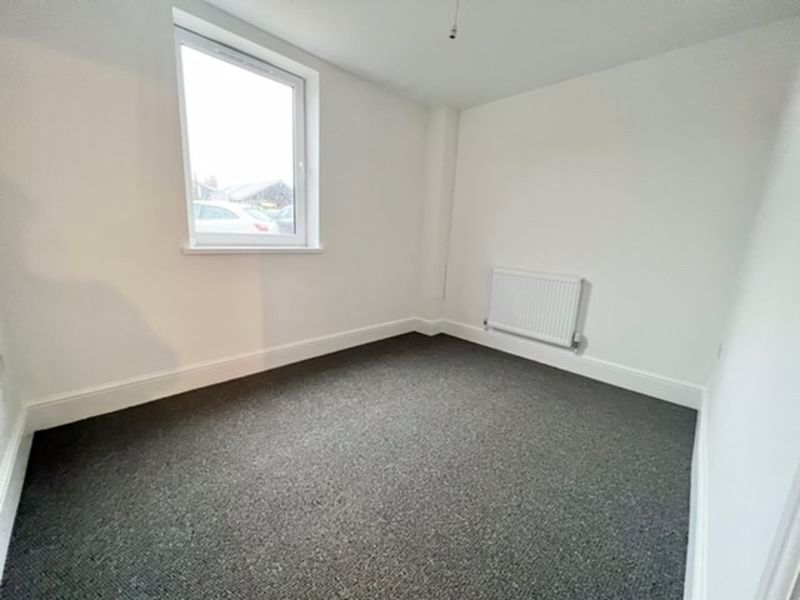 2 bed flat for saleSea View Street, Cleethorpes DN35 photo 5