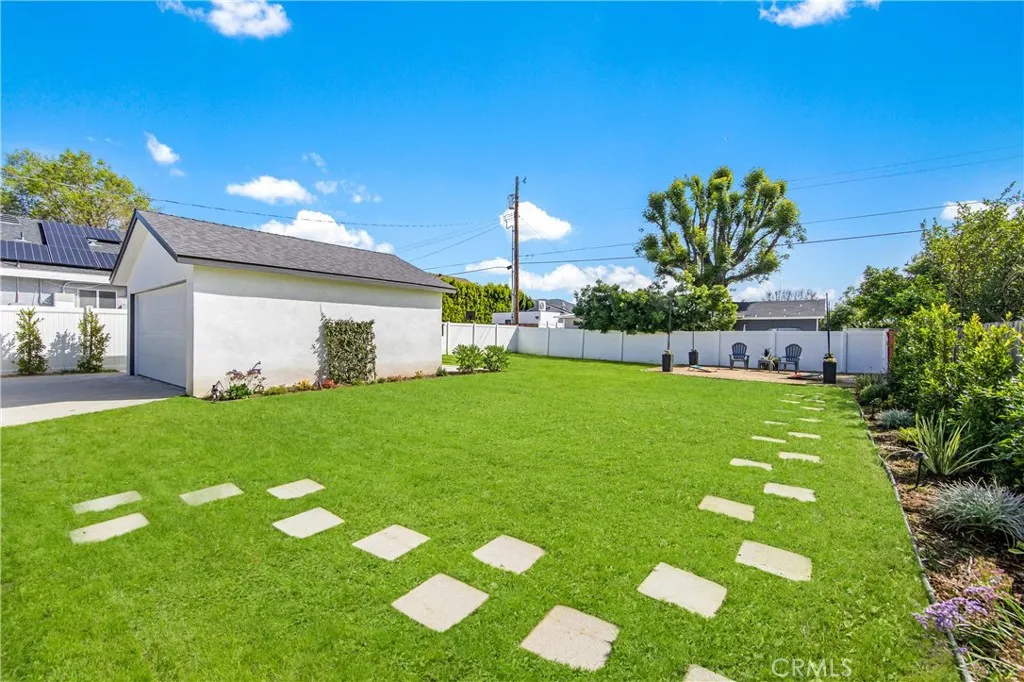 Additional image 124 of 406 Eton Dr, Burbank, CA 91504