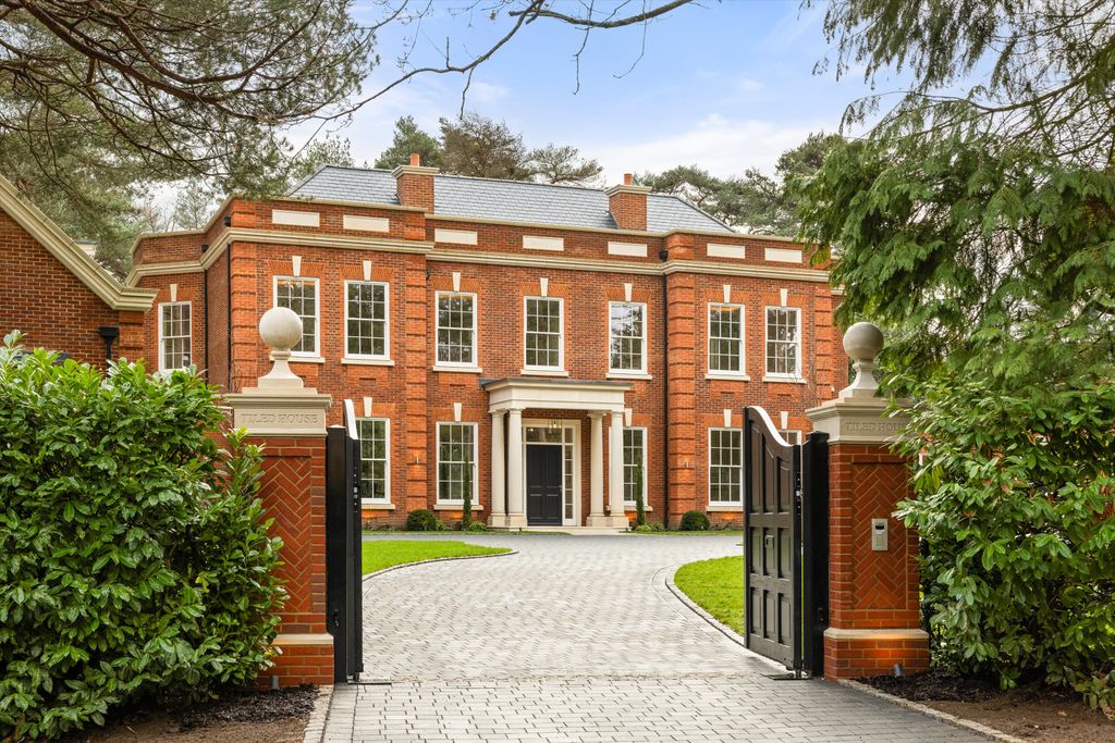 6 bed detached house for saleEast Road, Weybridge, Surrey KT13