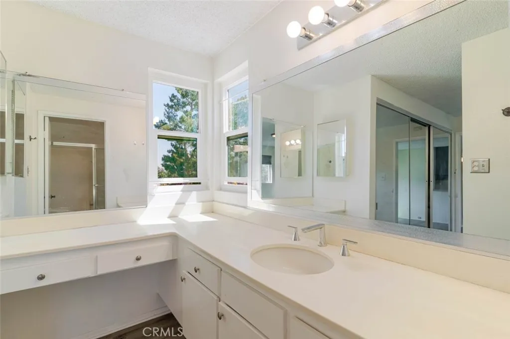 Additional image 38 of 17900 Sherman Way Unit 320, Reseda, CA 91335