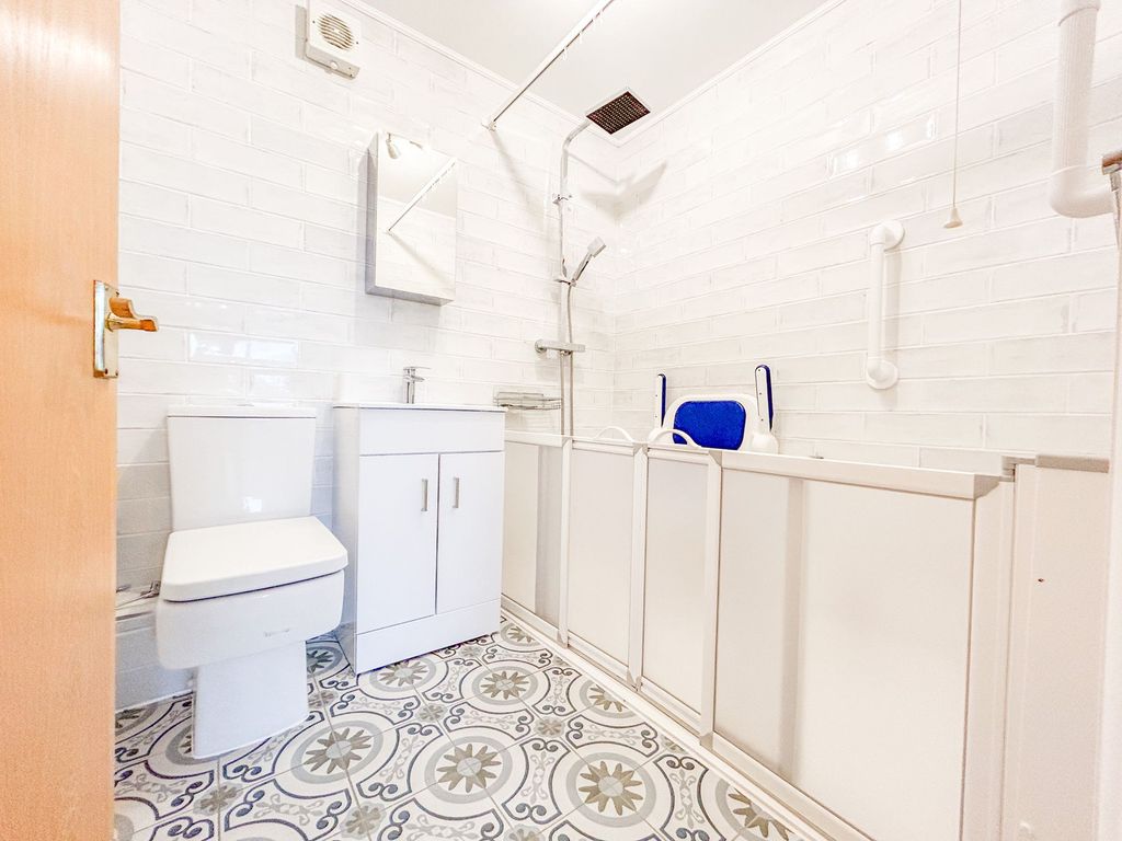 Additional image 12 of 2 bed flat for saleStow Park Circle, Evergreen NP20