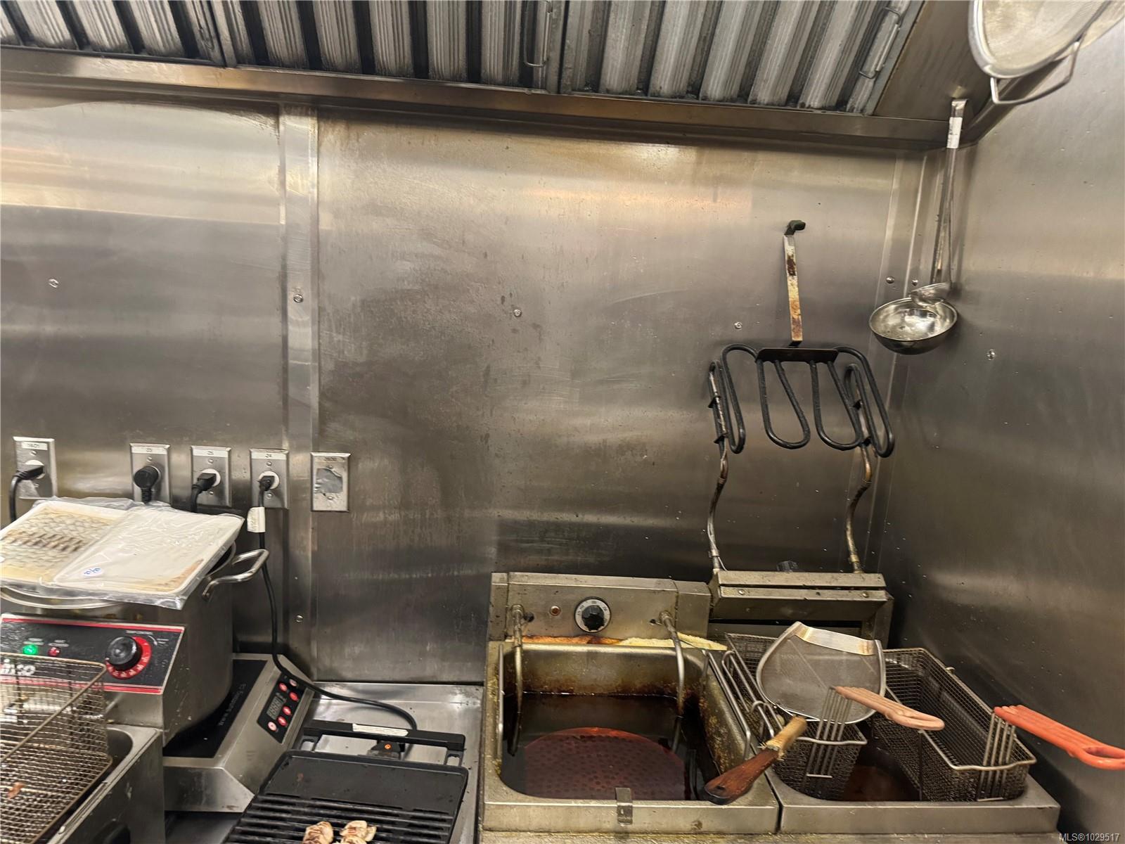 Additional image 4 of 990 Blanshard Street, Victoria, BC, V8W 2H3