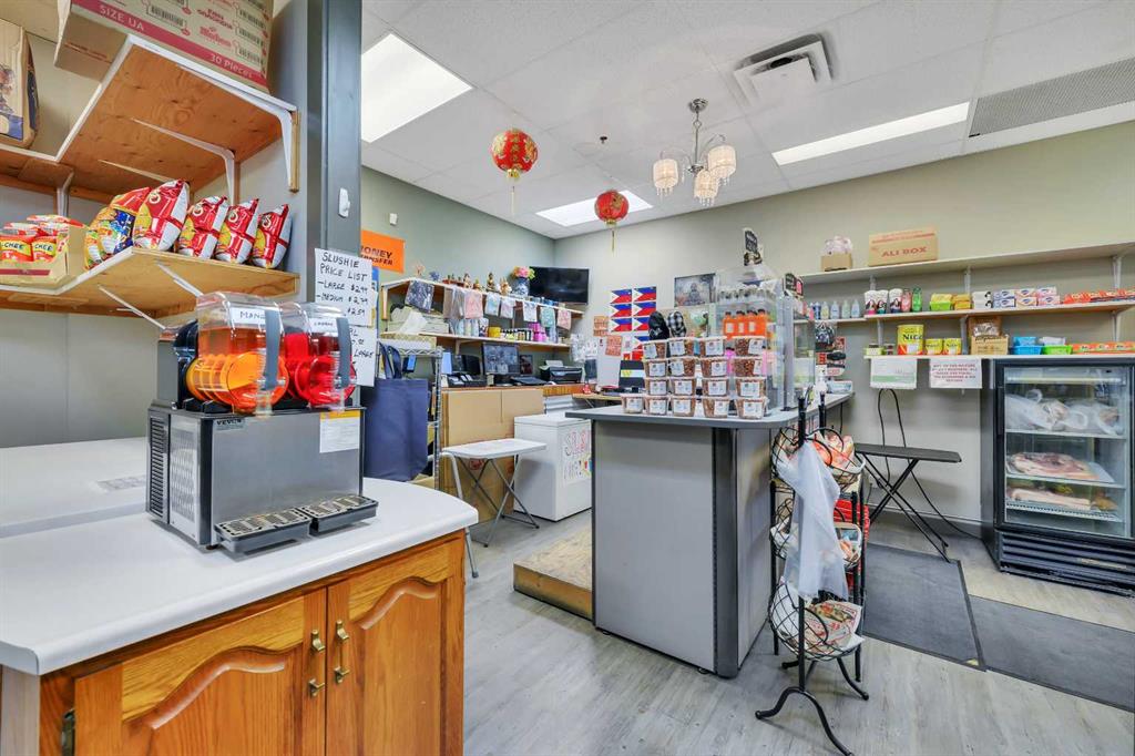 Additional image 4 of 9-6200 67a Street, Red Deer, AB, T4P 3E8