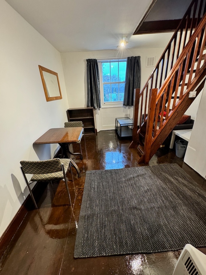 1 Bed Flat, Harrington Square, NW1, N1 7GU