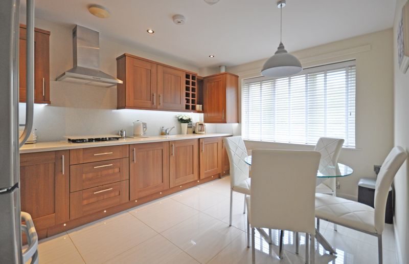 2 bed flat for saleHigh Specification Apartment, Rhymney Way, Bassaleg NP10 photo 2