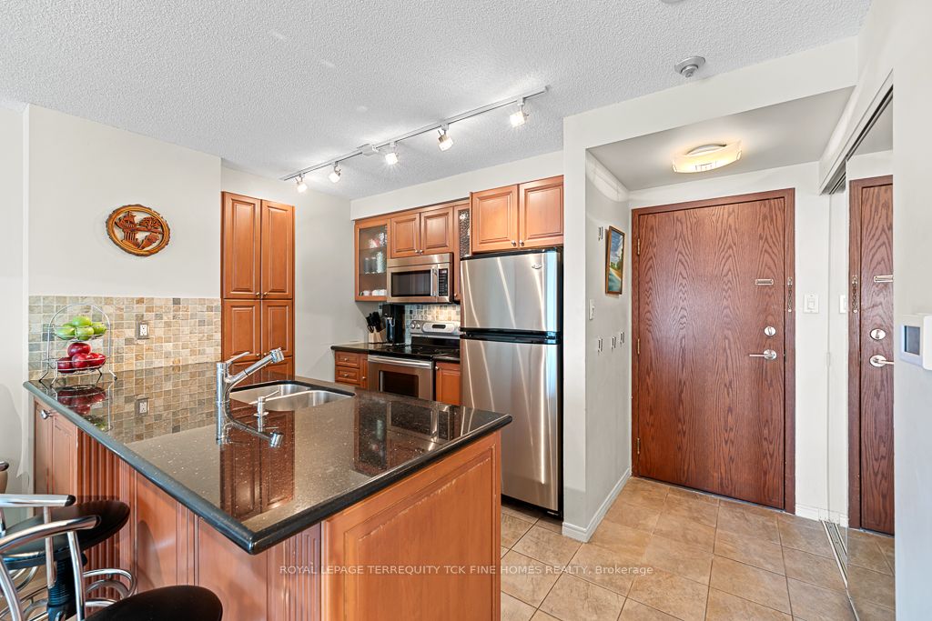 Additional image 4 of 2604-10 Yonge Street, Toronto, ON, M5E 1R4
