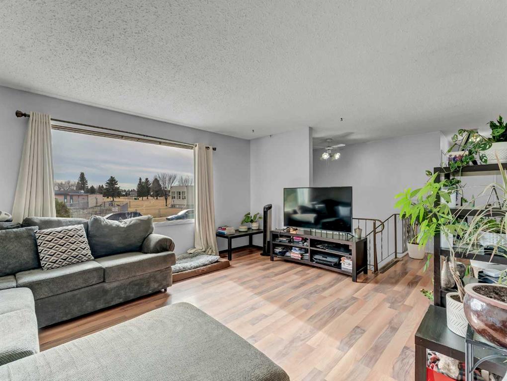 Additional image 6 of 33 Ross Glen Road SE, Medicine Hat, AB, T1B 1Z6