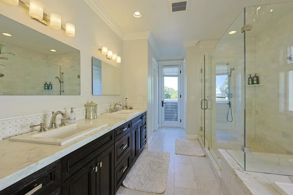 Additional image 83 of 940 J Avenue, Coronado, CA 92118