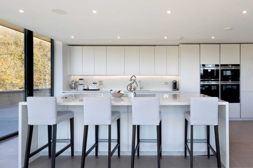 Additional image 13 of 4 bed flat for saleGlen Island, Taplow, Buckinghamshire SL6