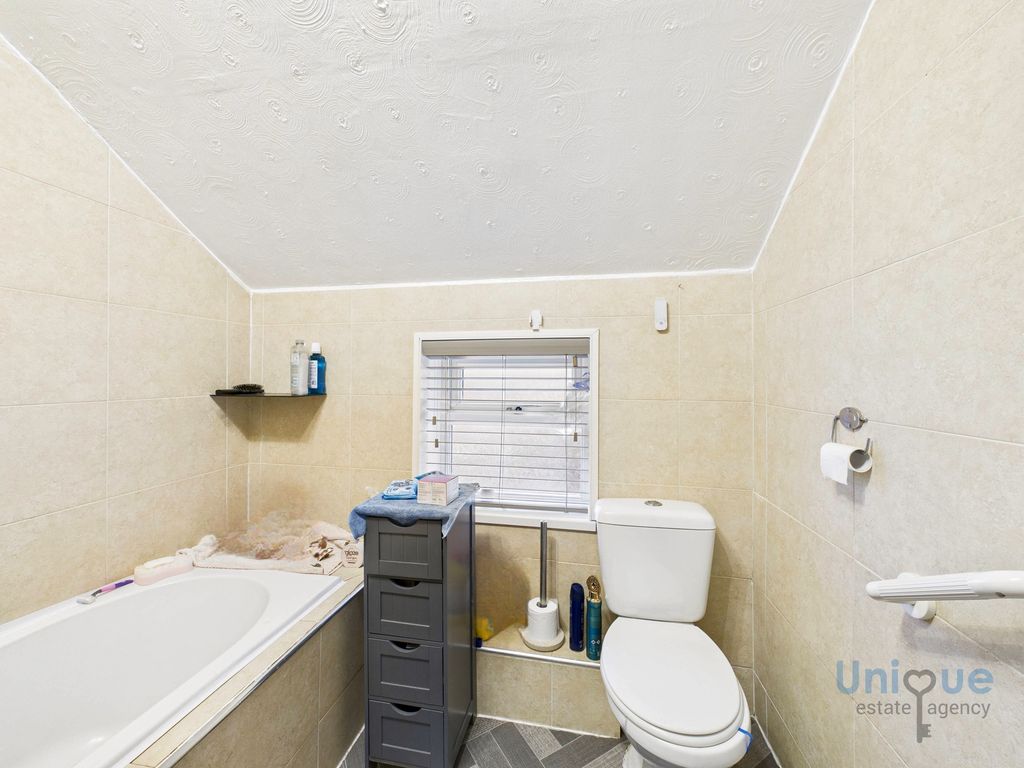 Additional image 8 of 2 bed flat for sale18 The Crescent, Lytham St. Annes FY8