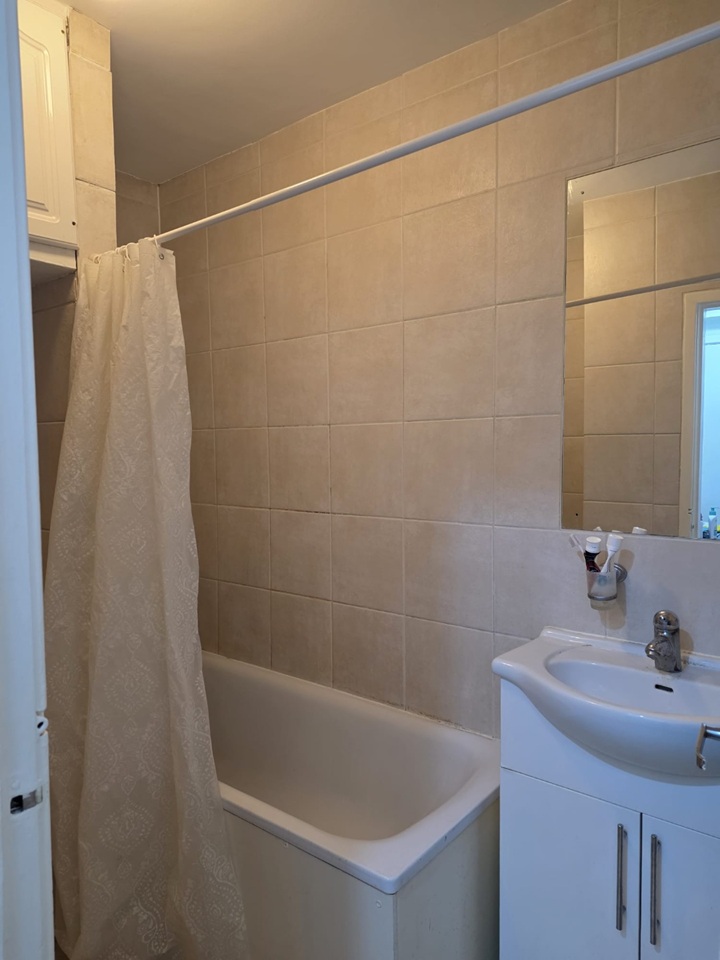 Additional image 3 of Studio Flat, Gloucester Terrace, W2, N1 7GU