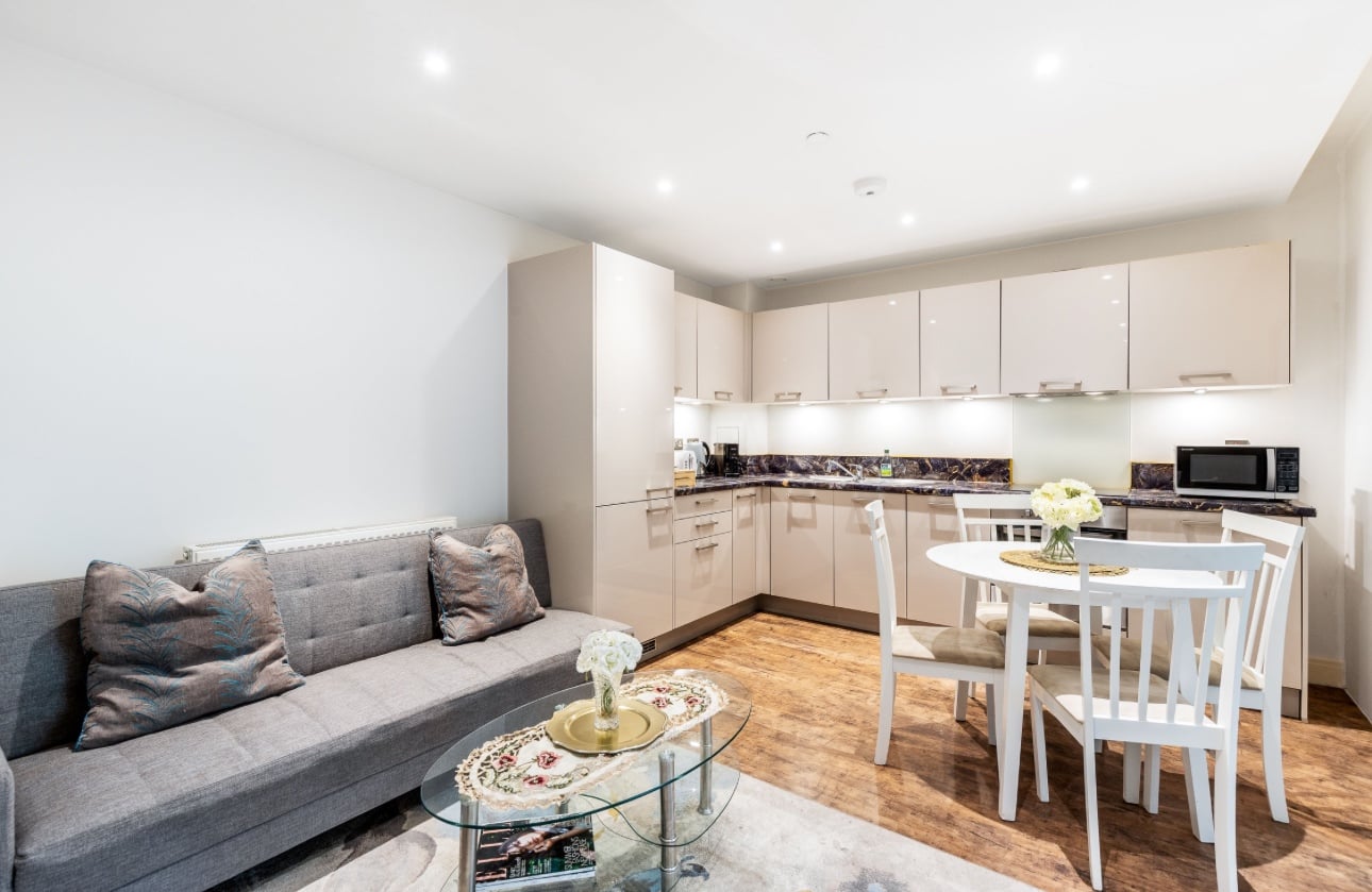 3 Bed Flat, Valetta House, SW11, N1 7GU