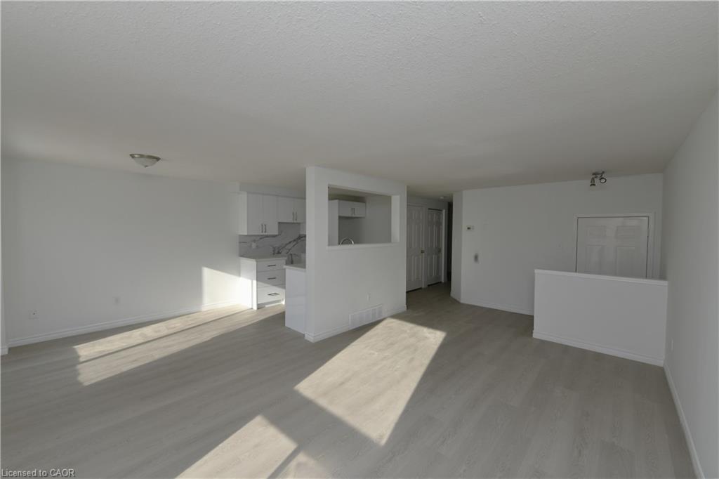 Additional image 2 of 53 Foxglove Crescent, Kitchener, ON, N2E 3Y7