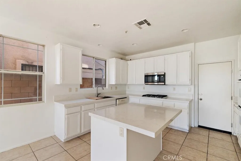 Additional image 38 of 16757 Escalon Dr, Fontana, CA 92336