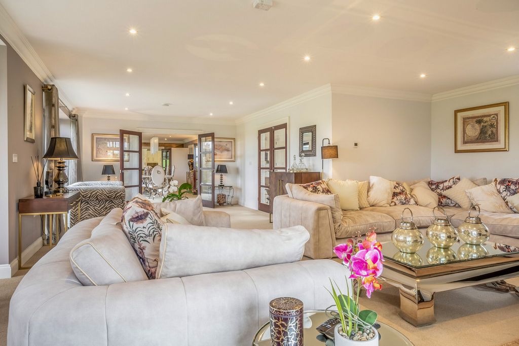 6 bed detached house for saleNether Preston, Preston Capes, Daventry NN11 photo 5