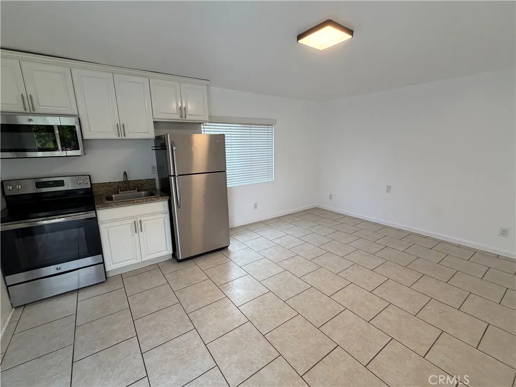 Additional image 2 of 8445 Calvin Ave, Northridge, CA 91324