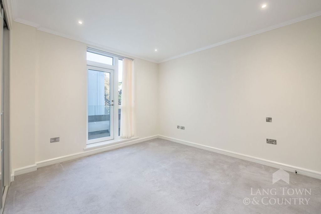 Additional image 7 of 2 bed flat for saleHoe Road, The Hoe, Plymouth PL1