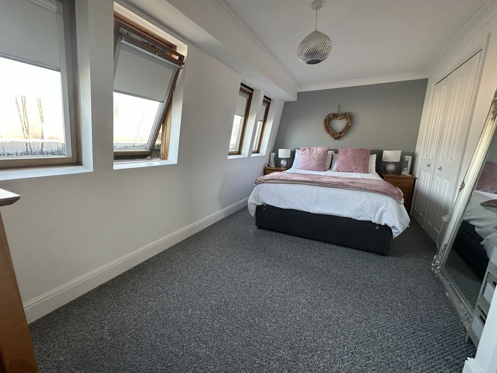 Additional image 11 of 2 bed flat for saleFlat 9 Islay Court 21-22, Victoria Street, Tenby, Pembrokeshire SA70