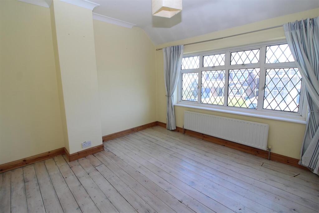 Additional image 16 of Roestock Gardens, Colney Heath, St. Albans