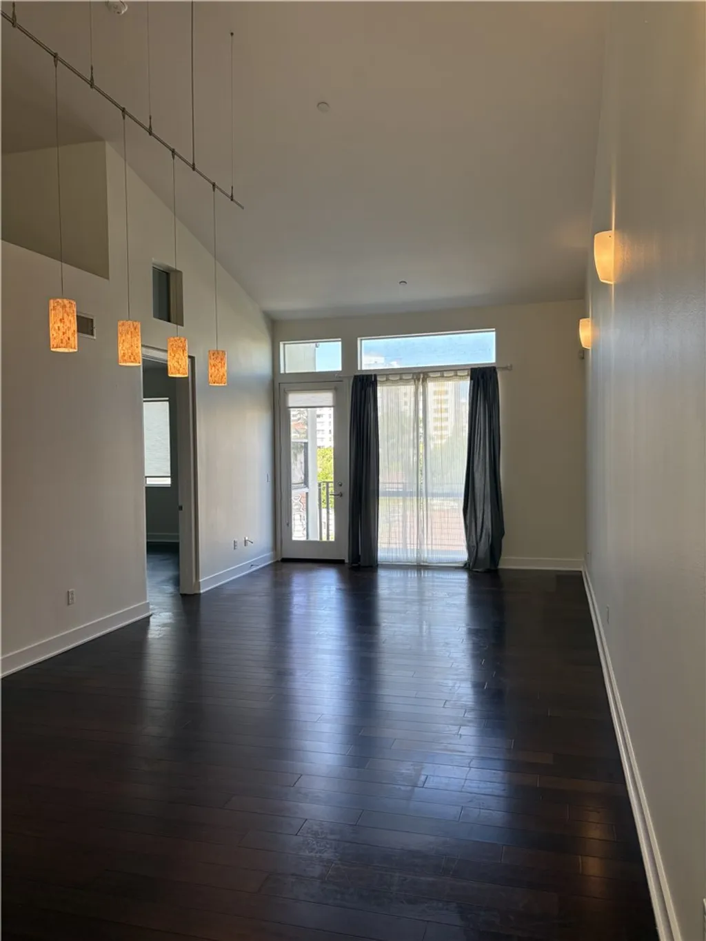 Additional image 3 of 600 S Ridgeley Dr, Los Angeles, CA 90036