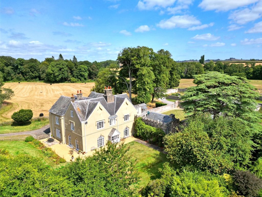 6 bed detached house for saleLlanfrynach, Brecon, Powys LD3
