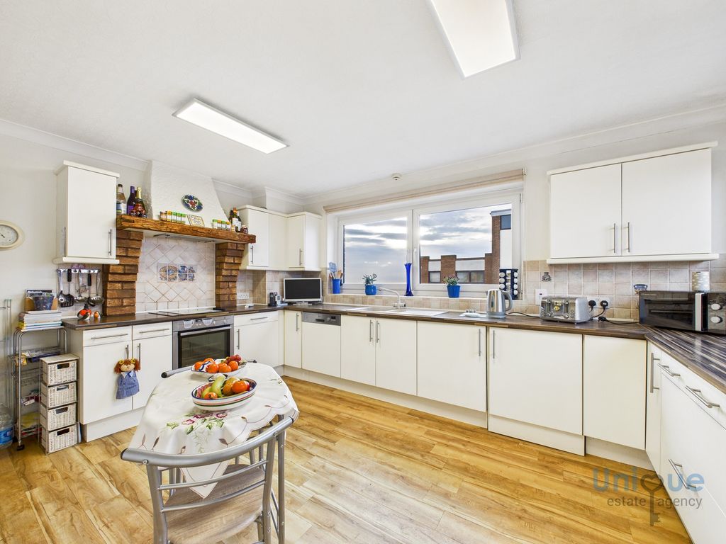 Additional image 7 of 2 bed flat for saleRoyal Beach Court, North Promenade, Lytham St. Annes FY8