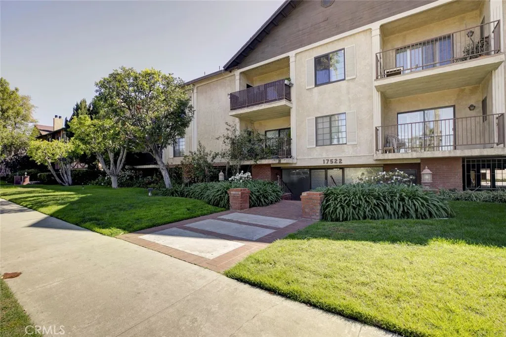 Additional image 61 of 17522 Sherman Way Unit 202, Van Nuys, CA 91406